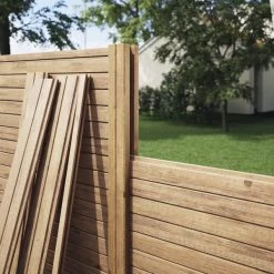 Poste Skimia Marrón 240x9x4,5 Cm Blooma -Intemperie Jardín Tienda 5059340668871 25c BI